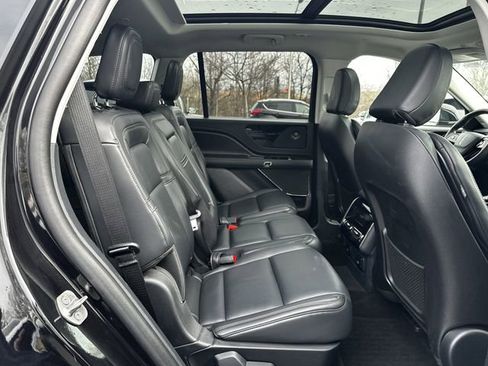 Certified 2025 Lincoln Aviator Reserve image 38