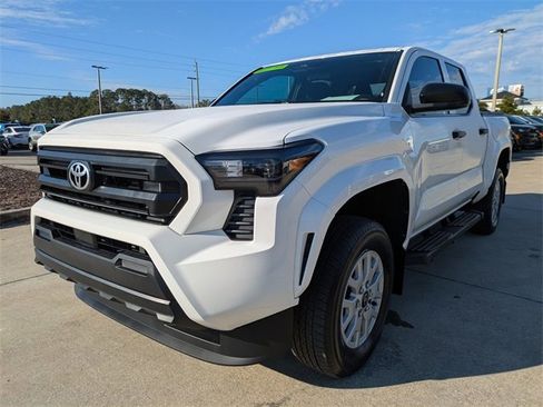 Used 2024 Toyota Tacoma SR image 8