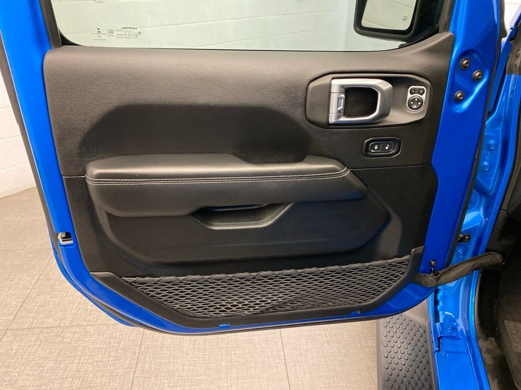 Used 2022 Jeep Wrangler Unlimited Sahara AWD/4WD image 19