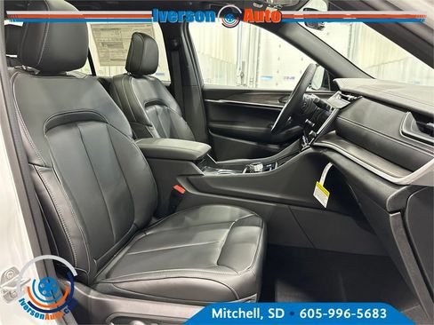 New 2026 Jeep Grand Cherokee Limited image 32