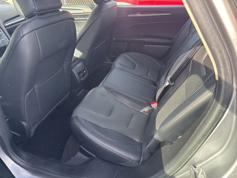 Used 2020 Ford Fusion Titanium image 11