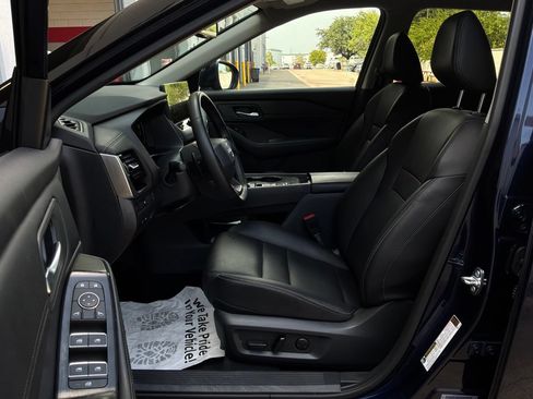 Used 2026 Nissan Rogue SL FWD image 10