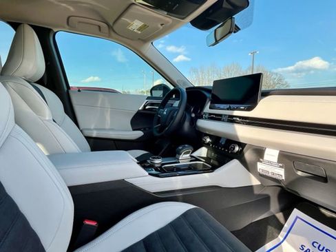 New 2026 Mitsubishi Outlander SE FWD image 9