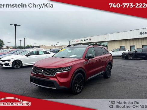 Used 2022 Kia Sorento S w/ Panoramic Sunroof Package AWD/4WD image 3