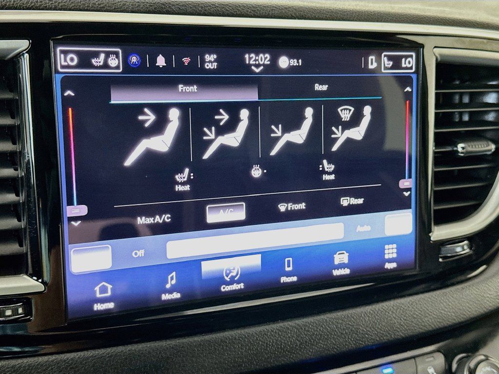 Used 2025 Chrysler Pacifica Select FWD image 18