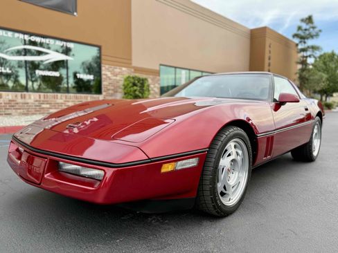 Used 1990 Chevrolet Corvette Coupe image 40
