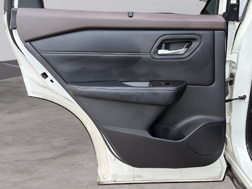 Certified 2023 Nissan Rogue SV w/ SV Premium B Package FWD image 19