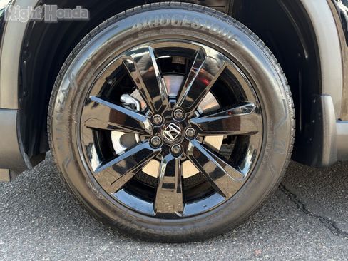 Used 2025 Honda Pilot Black Edition image 11