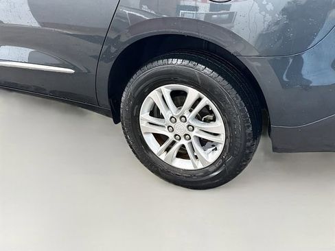 Used 2018 Buick Enclave Essence image 33