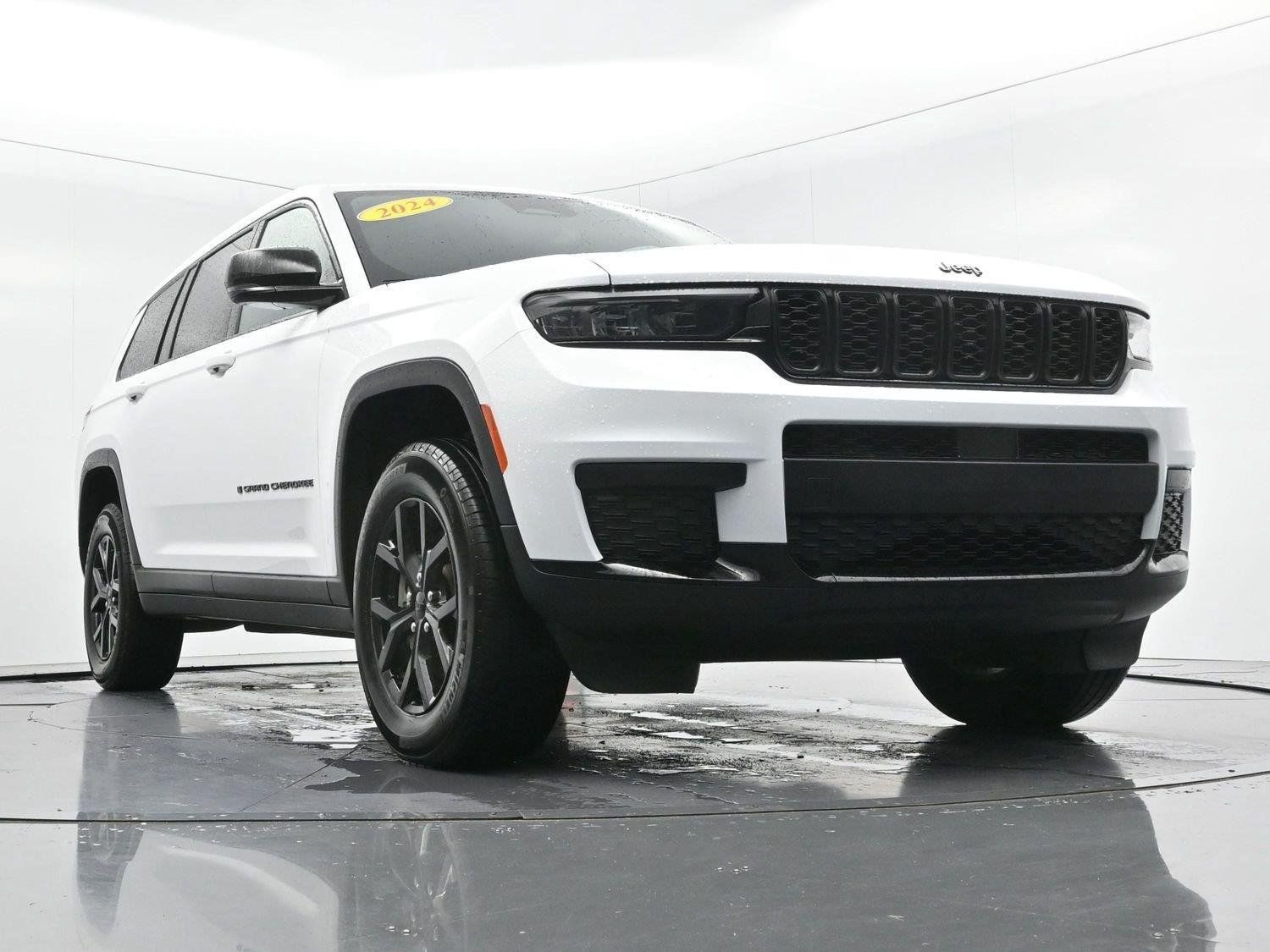 Used 2024 Jeep Grand Cherokee L Altitude AWD/4WD image 50