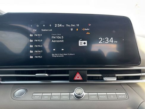 Used 2024 Hyundai Elantra SEL image 29