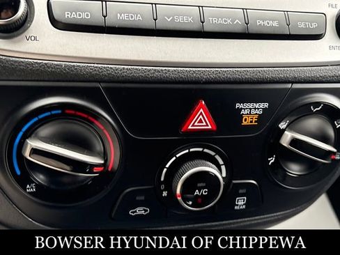 Used 2022 Hyundai Accent SE image 15