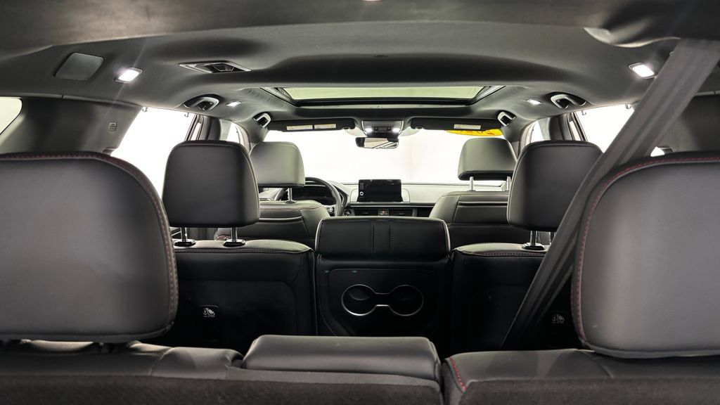 Certified 2025 Honda Pilot Black Edition image 47