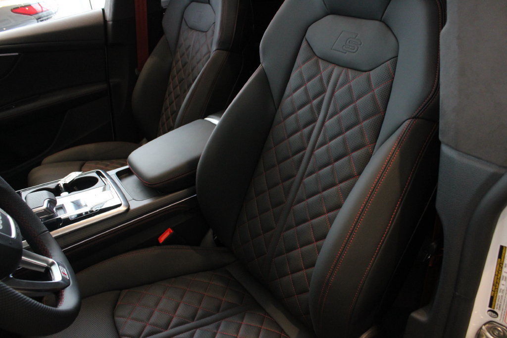 New 2026 Audi SQ8 Prestige AWD/4WD image 6