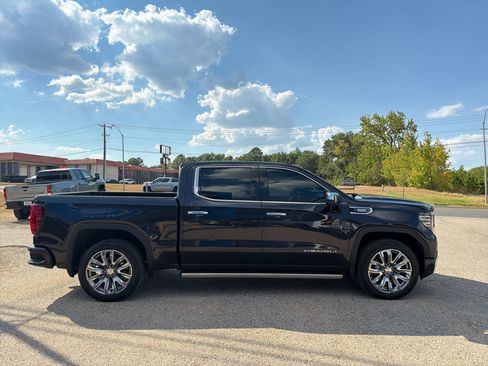 Used 2023 GMC Sierra 1500 Denali w/ Denali Reserve Package AWD/4WD image 11
