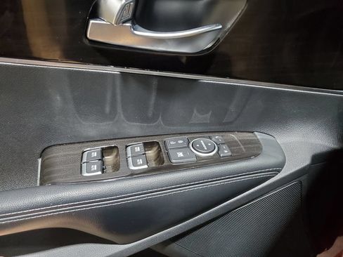 Used 2020 Kia Sorento LX FWD image 36
