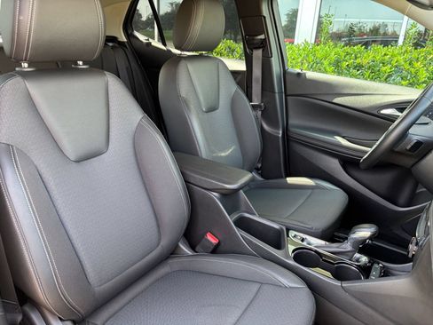 Used 2025 Buick Encore GX Preferred FWD image 35