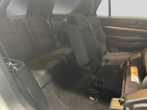 Used 2019 Ford Explorer XLT w/ Equipment Group 201A image 10