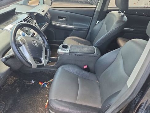 Used 2013 Toyota Prius V Five FWD image 6