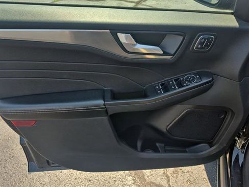 Used 2022 Ford Escape Titanium image 22