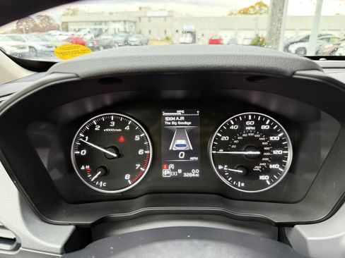 Used 2025 Subaru Crosstrek 2.0i Premium image 16
