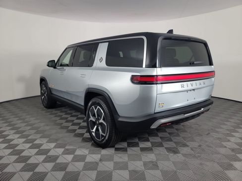 Used 2024 Rivian R1S Adventure AWD/4WD image 3