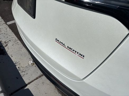 Used 2023 Tesla Model Y Performance AWD/4WD image 3