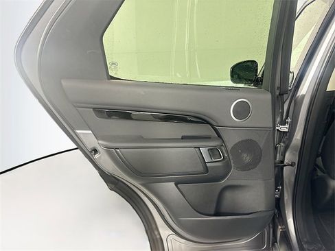 Used 2024 Land Rover Discovery S image 24