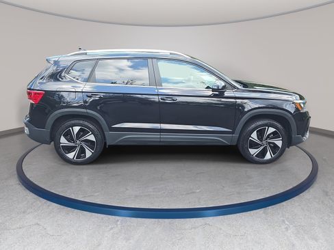 Certified 2023 Volkswagen Taos SE AWD/4WD image 4