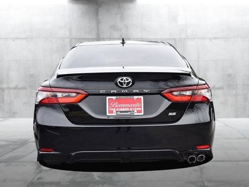Used 2021 Toyota Camry SE image 6