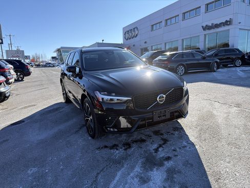 Certified 2025 Volvo XC60 B5 Plus image 1