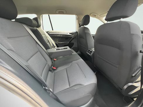 Used 2019 Volkswagen Golf S AWD/4WD image 24