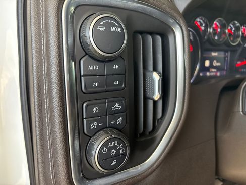 Used 2021 Chevrolet Silverado 1500 LTZ w/ LTZ Convenience Package II AWD/4WD image 14