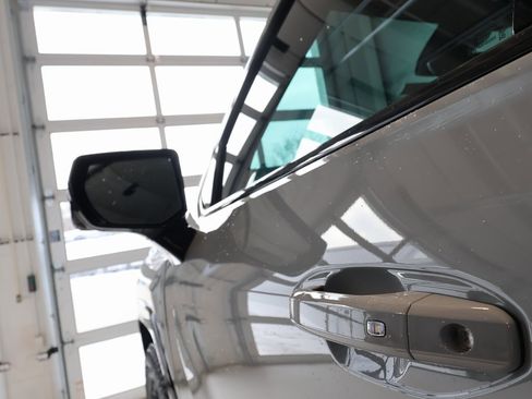 Used 2024 GMC Sierra EV Denali image 11