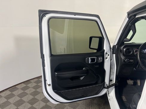 Certified 2020 Jeep Gladiator Sport image 10