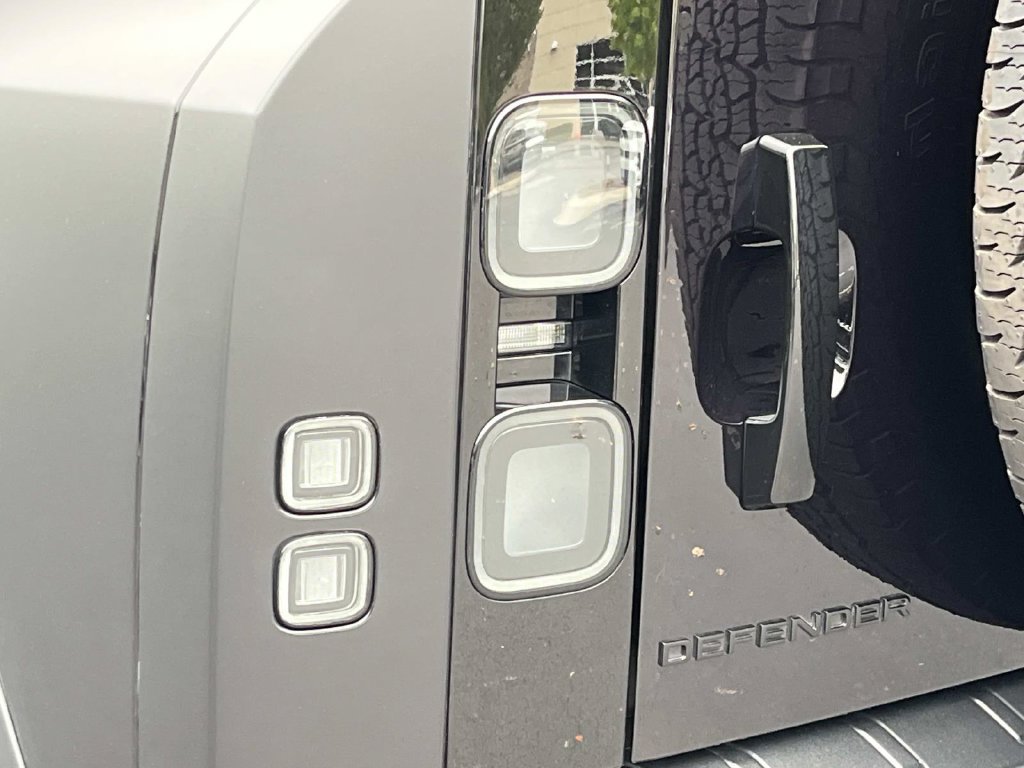 Certified 2026 Land Rover Defender 110 OCTA AWD/4WD image 10