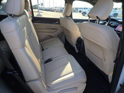 Certified 2025 Jeep Grand Cherokee L Limited RWD image 23