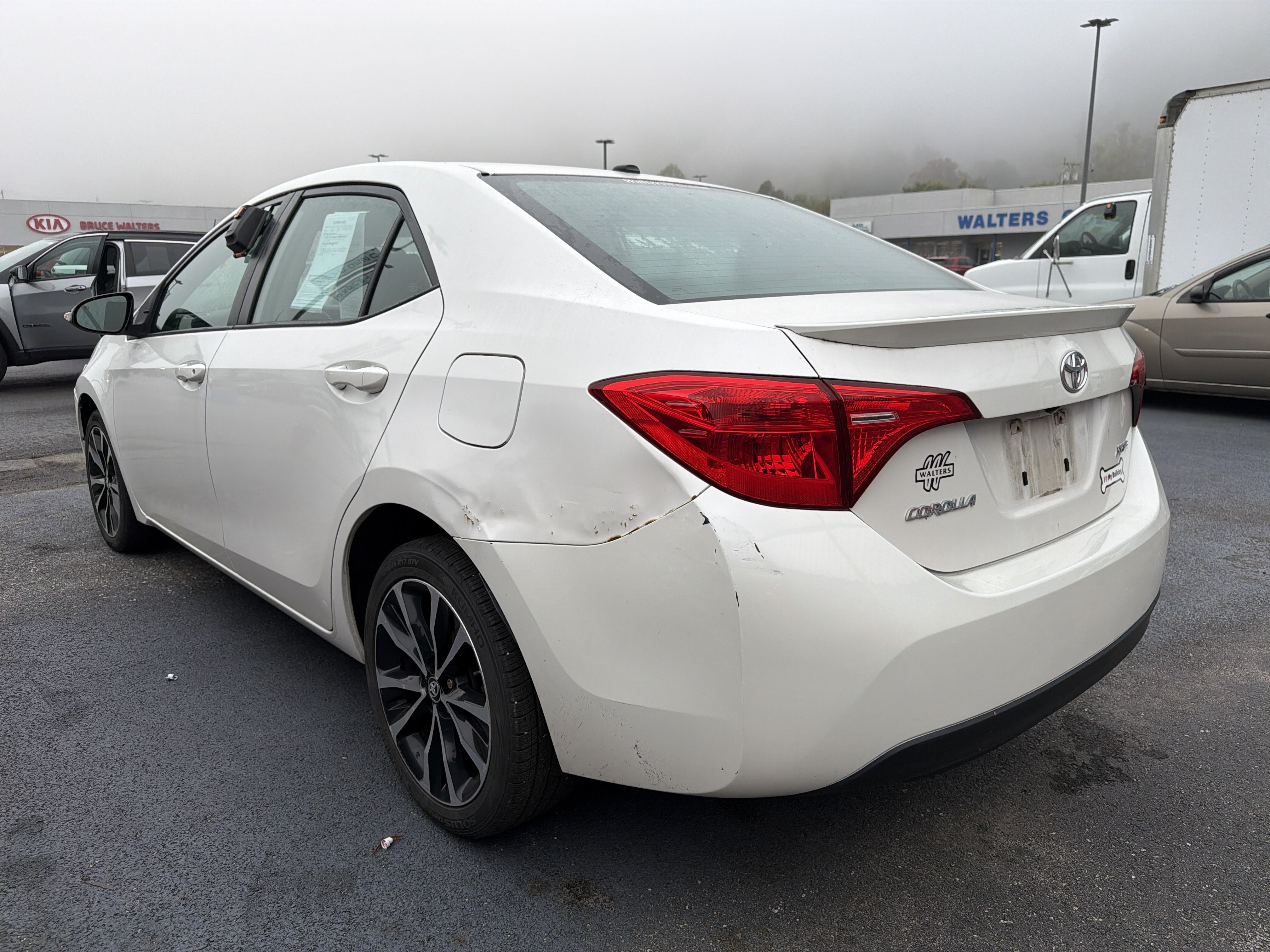 Used 2018 Toyota Corolla XSE FWD image 4