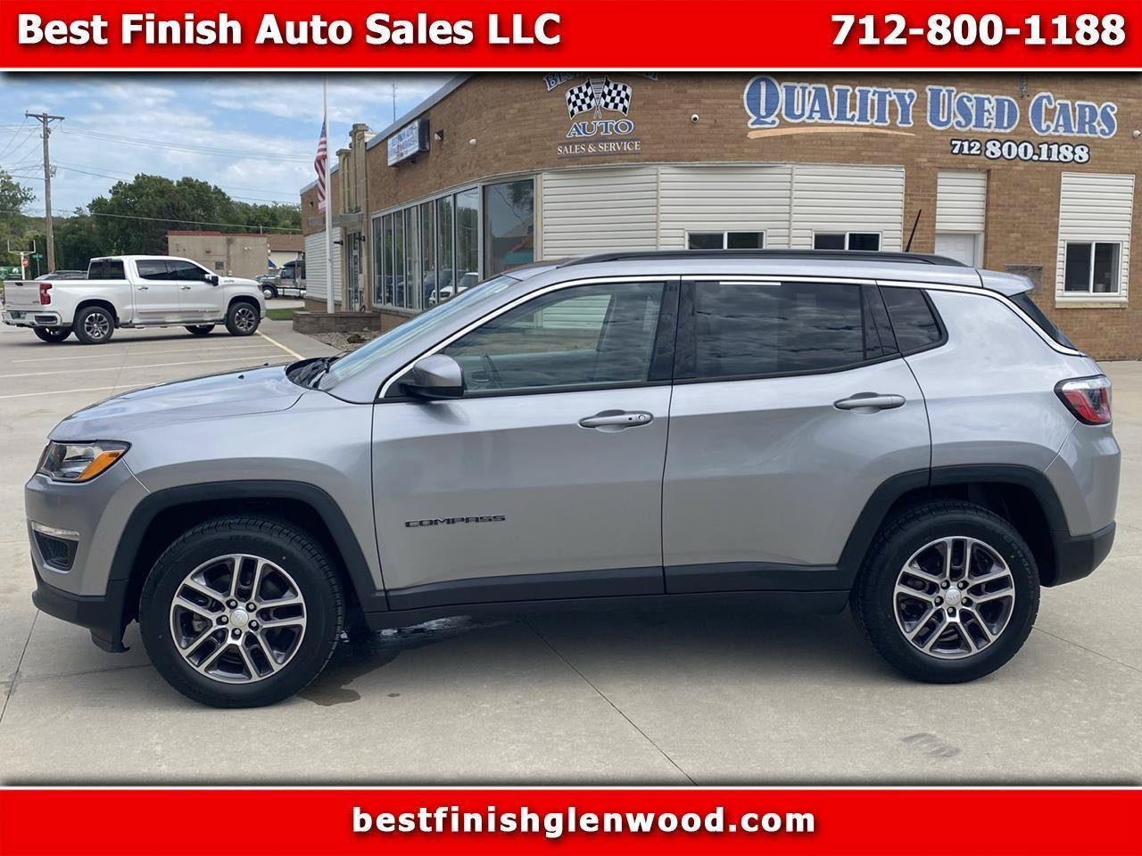 Used 2017 Jeep Compass Latitude w/ Popular Equipment Group AWD/4WD image 1