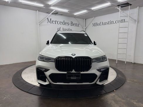 Used 2021 BMW X7 M50i image 2