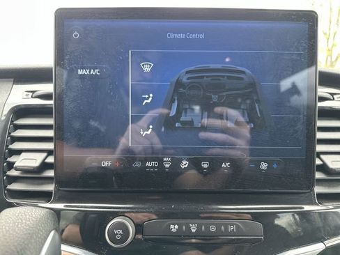 Used 2024 Ford Transit 350 XLT image 18