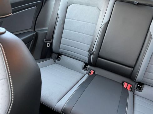 Used 2025 Volkswagen Jetta SE image 39