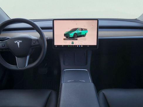 Used 2023 Tesla Model Y AWD image 18