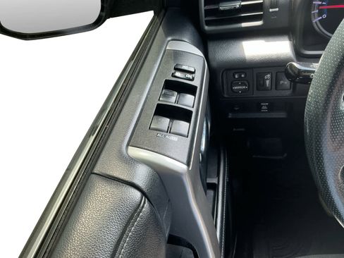 Used 2015 Toyota 4Runner Limited AWD/4WD image 20