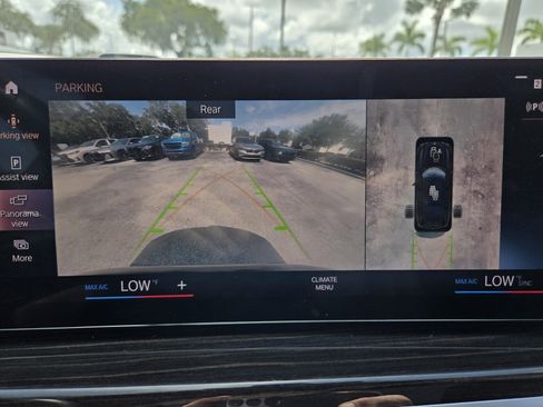Certified 2023 BMW X7 xDrive40i w/ M Sport Package AWD/4WD image 25
