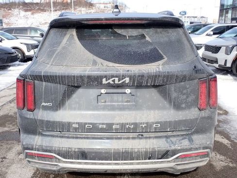 Certified 2022 Kia Sorento SX image 3