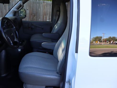 Used 2017 Chevrolet Express 2500 LS image 19