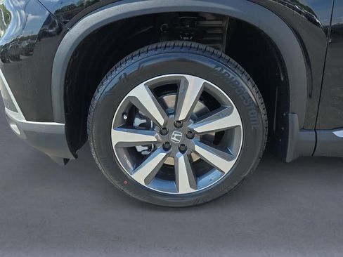 New 2025 Honda Pilot Touring image 10