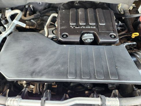 Used 2023 Chevrolet Silverado 1500 Custom image 30