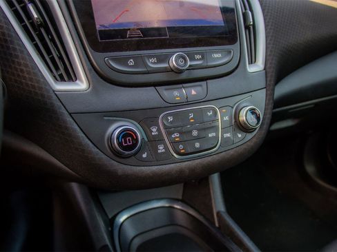 Used 2025 Chevrolet Malibu LT FWD image 15